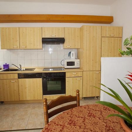 Apartments Dino Макарска Экстерьер фото