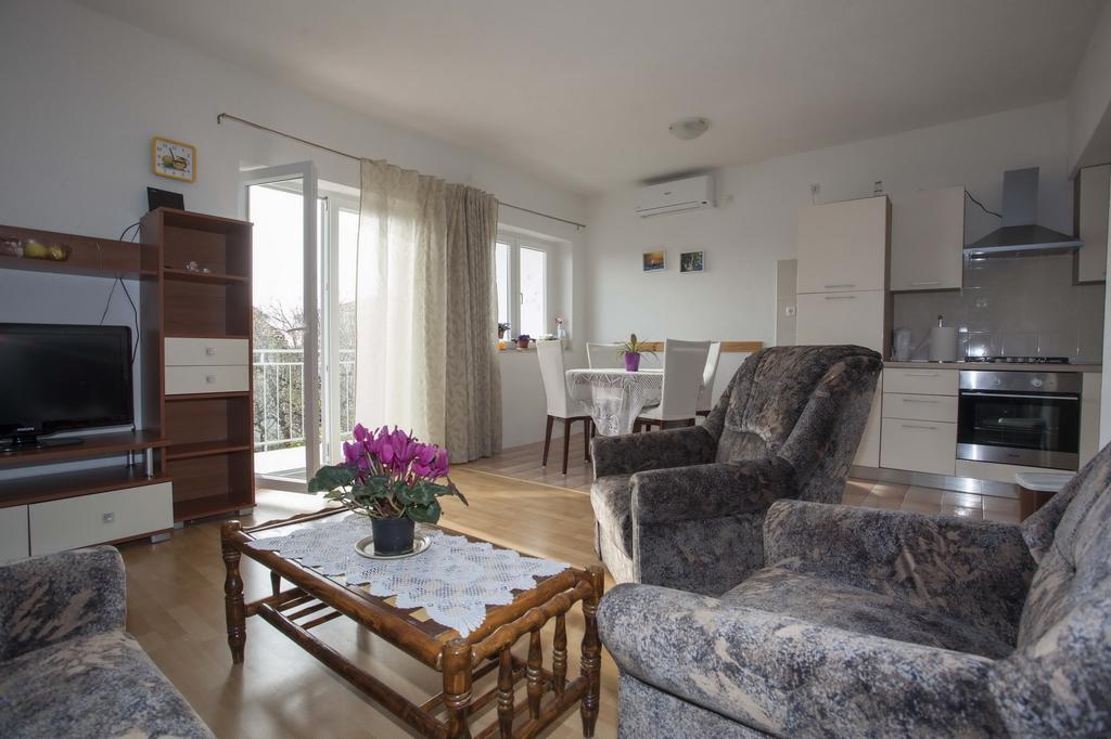 Apartments Dino Макарска Экстерьер фото